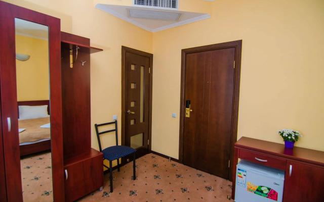 Parasat Hotel & Residence