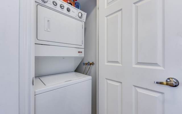 Newly Decorated 2BR Executive Suite - Great View