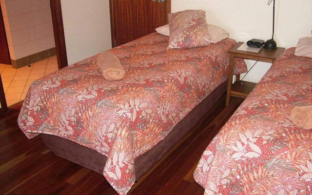 The Summit B&B – Guest Rooms – Atherton