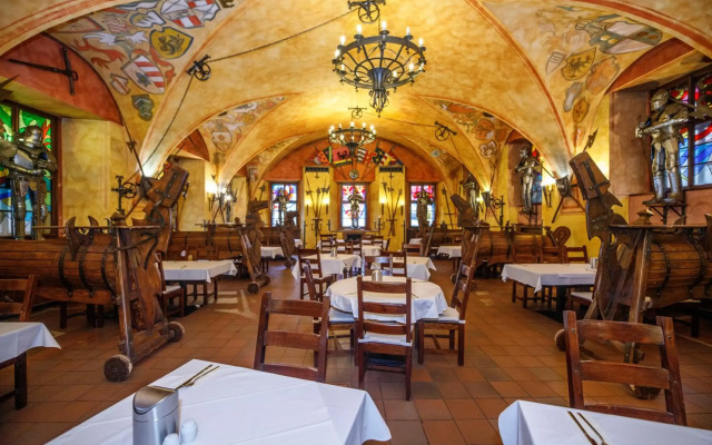 Pytloun Old Armoury Hotel Prague