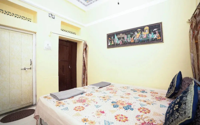 Nukkad Guest House Near City Palace Udaipur