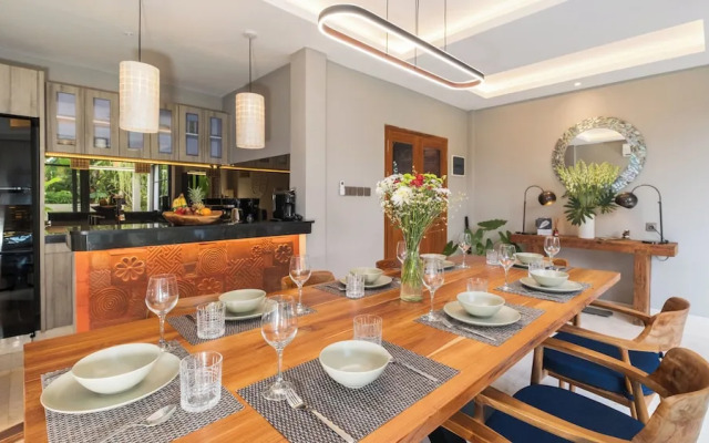 Baliris Villa V by Villa Finder