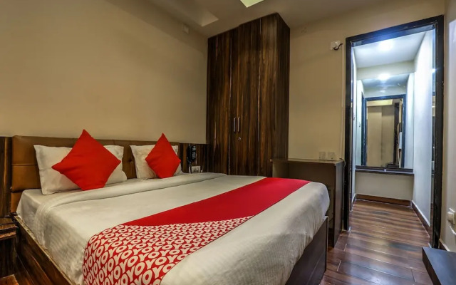 Capital O 14244 Loya Legend