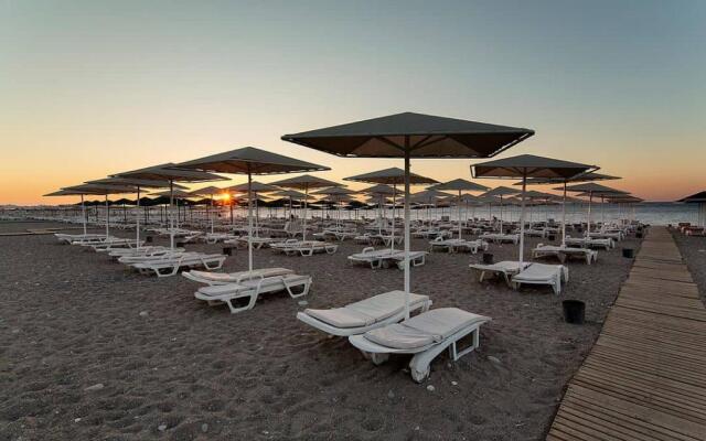 Larissa Sultan's Beach