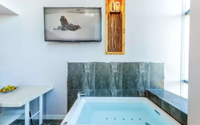 Pier 86 Spa And Pension