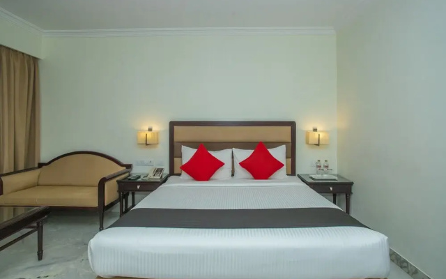 Capital O 536 The Rialto Hotel