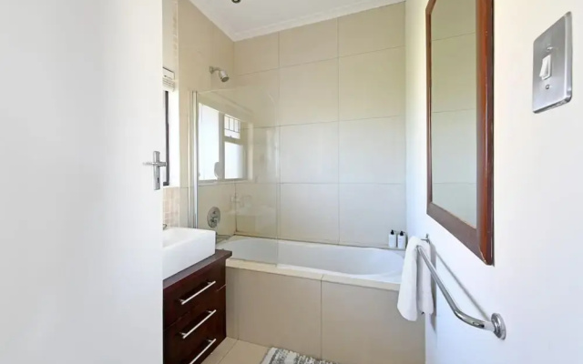 Charming One Bed Central Green Point Stadium