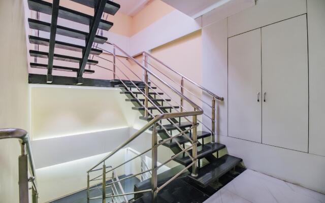 OYO 79617 Hotel Ahlan International