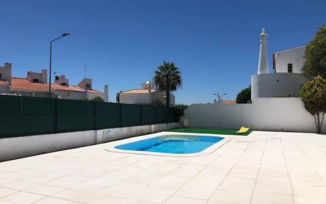 Remarkable 3-bed House in Albufeira