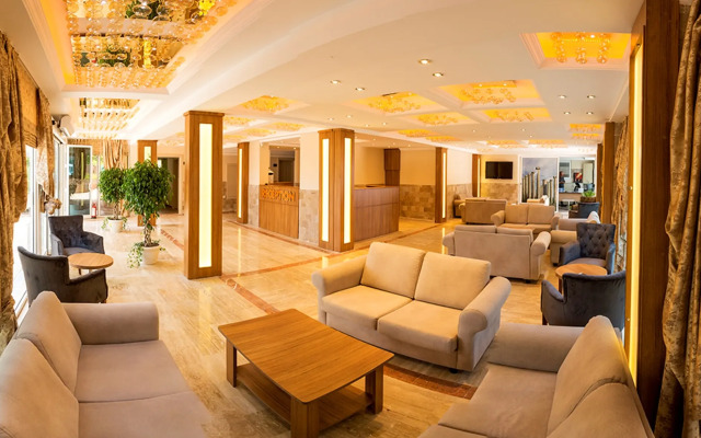 Rich Melissa Hotel