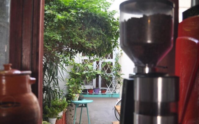 Amatle Cafe Organico & Hostel