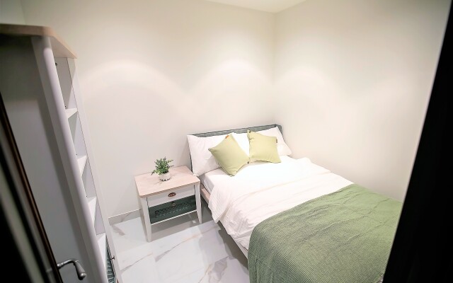 Amazing 2 bedroom with terrace  Downtown Dubai