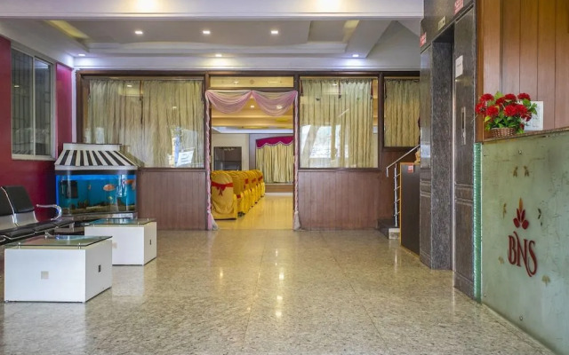 OYO 25121 Bns Lodge