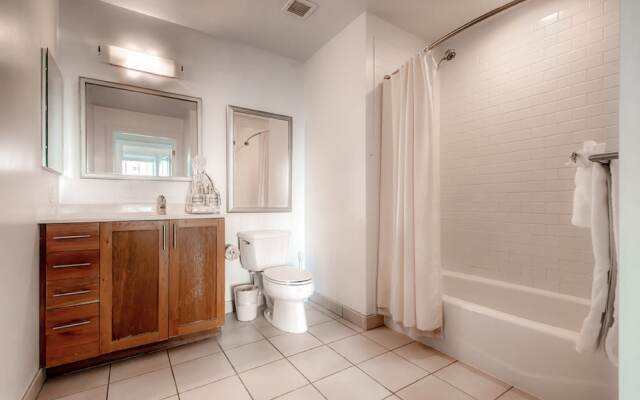 Global Luxury Suites at West End