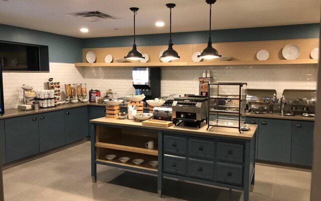 Country Inn & Suites by Radisson, Belleville, ON