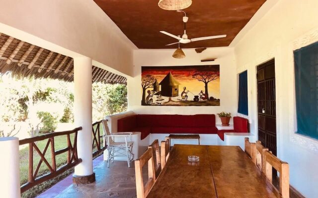 Villa Dora and Holly