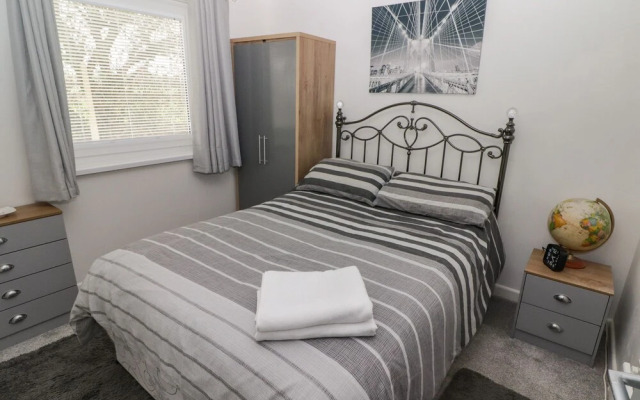 13 Gower Holiday Village