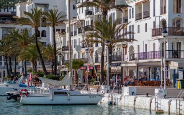 Duquesa Village Apartemento 2115