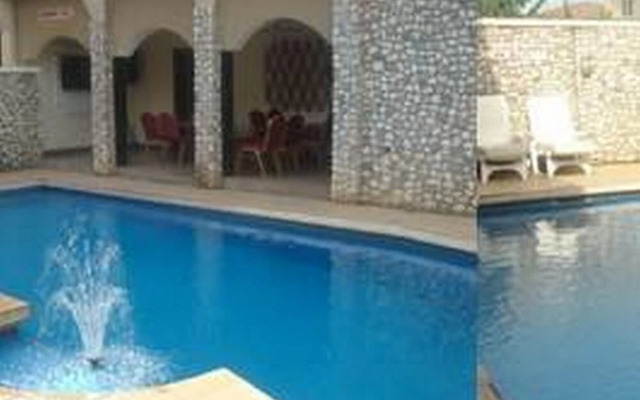 Choice Gate Hotel and Suites