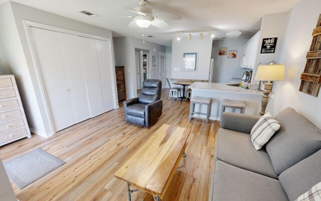 Sandpiper Cove 8236 Studio Bedroom Condo by RedAwning