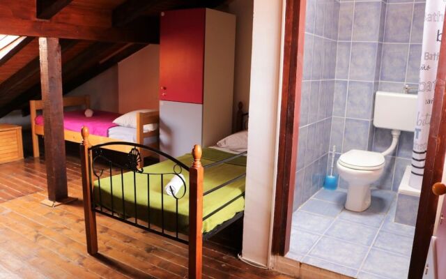 Alma Hostel 2