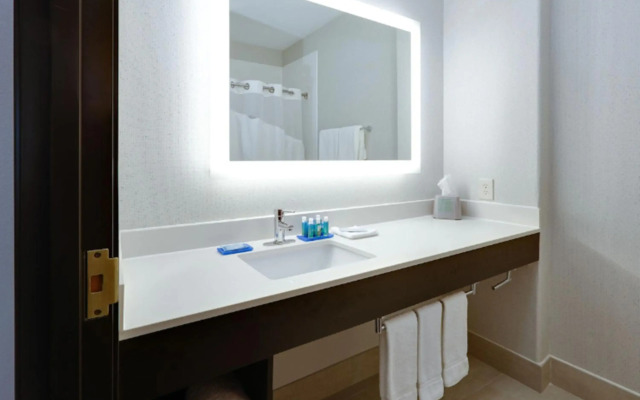 Holiday Inn Express Hotel & Suites Dallas - Duncanville by IHG