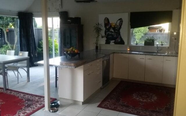 Berni's Boutique BnB Airport