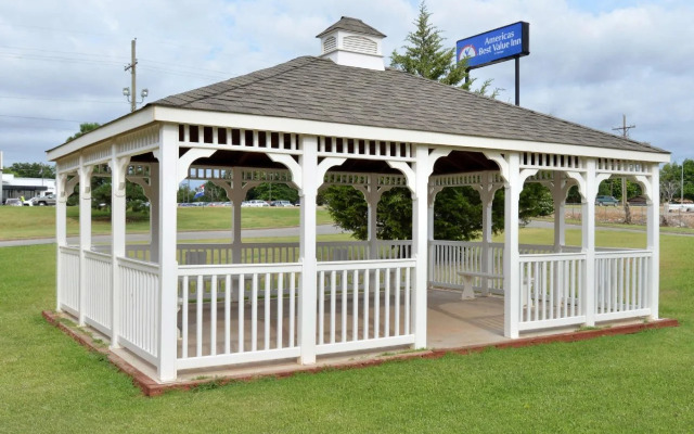 Castle Inn & Suites By OYO Chickasha