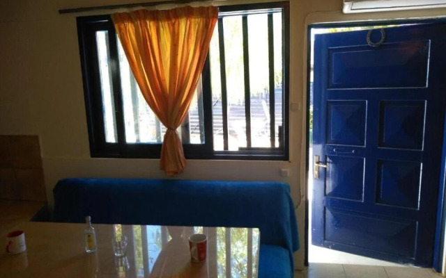 4 Seasons Beach Suites near Airport