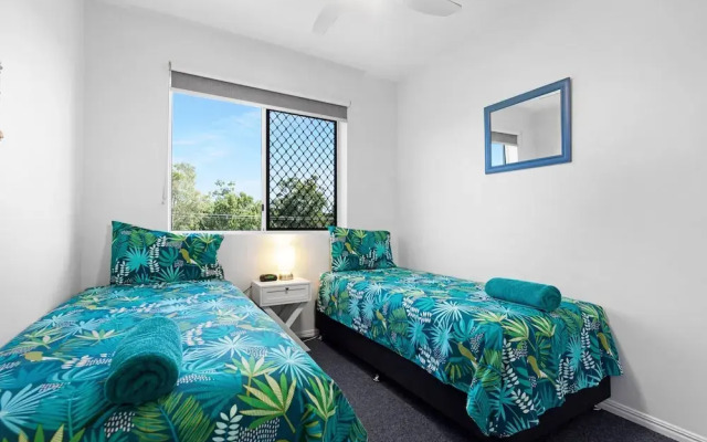 2-bed Escape With Pool, Steps From Torquay Beach