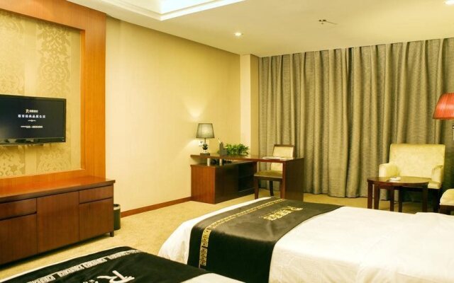 Round Hotel