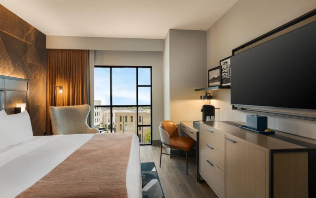 Hotel Avail Rogers, Tapestry Collection By Hilton