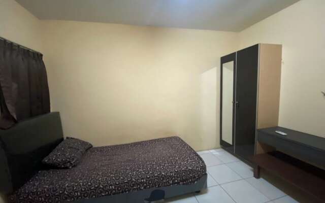 OYO LIfe 93129 Kost Mangga