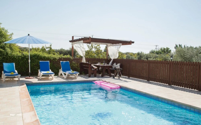 Coral Bay Sunlight Villa