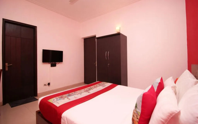 OYO Flagship 591 Safdarjung Enclave