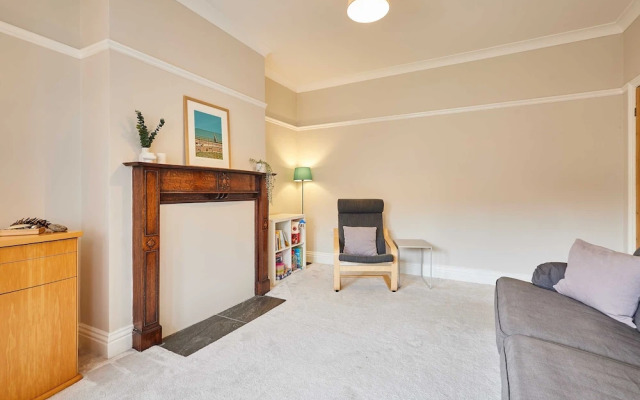 Host Stay Bristol Avenue