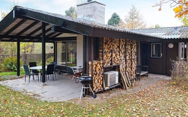 6 Person Holiday Home in Hundested