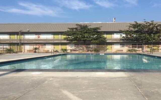 SureStay Plus Hotel by Best Western Point Richmond