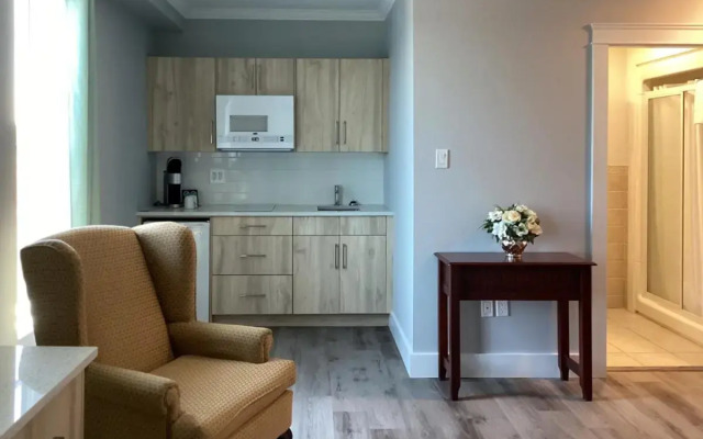 Lunenburg Arms Hotel and Spa