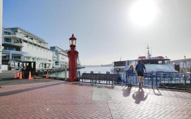 Sea View Princes Wharf Apartments
