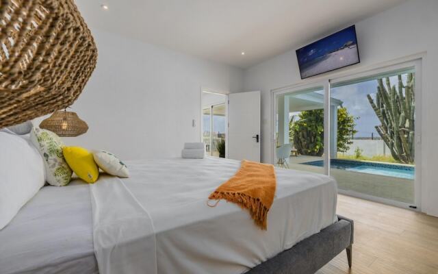 NEW Modern 2BR 2BA w Privatepool in Quiet Area