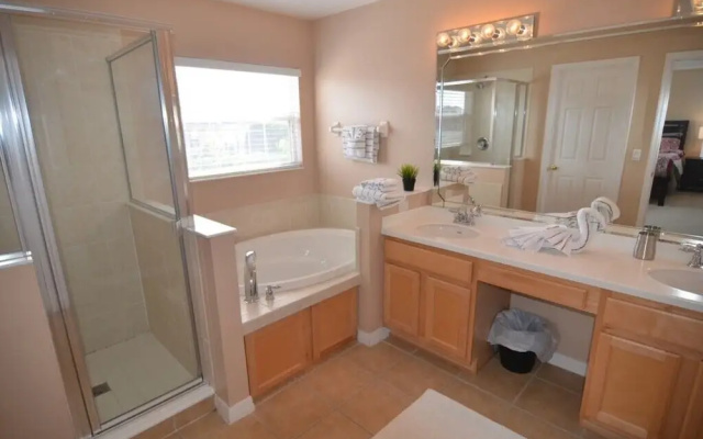 4-Bedroom Villa in Davenport 207BON