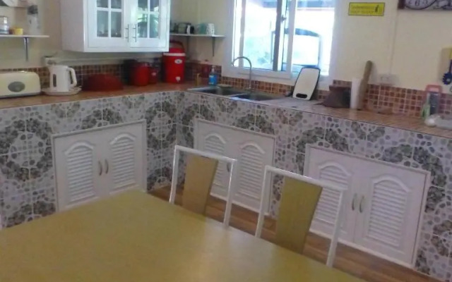 1 Double bedroom apartment with Pool and extensive Kitchen diningroom