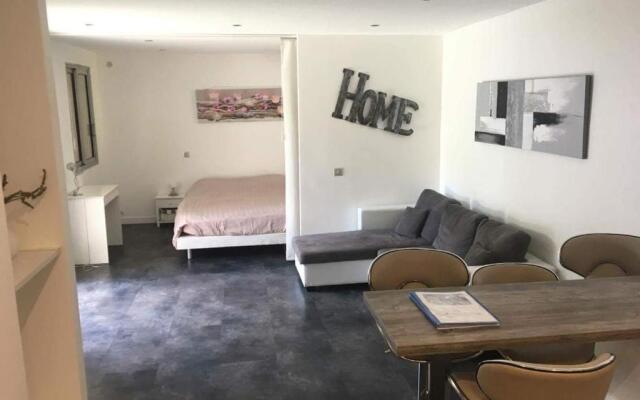 Appartement avec jardin et parking