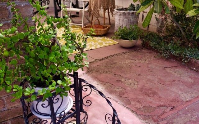 The Mantarraya Outpost Bed & Breakfast