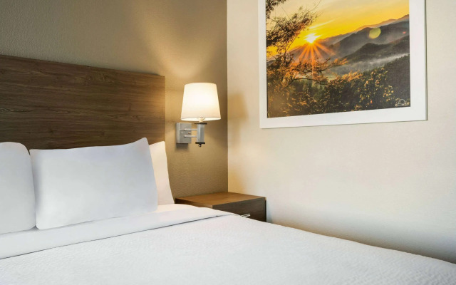 Days Inn by Wyndham Fresno South