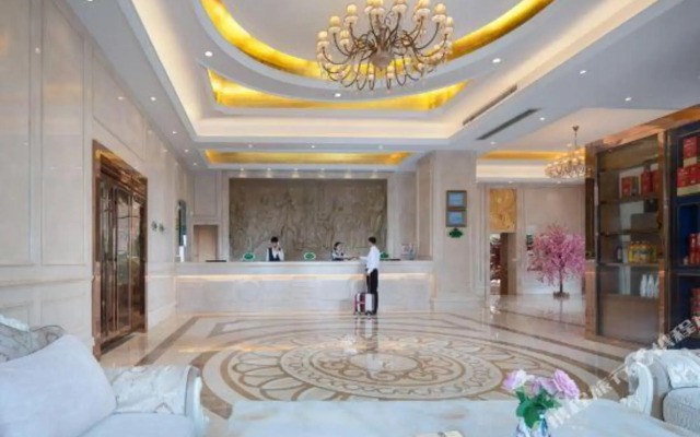 Vienna Hotel (Changsha Kaifu District Zhengfu Metro Station)