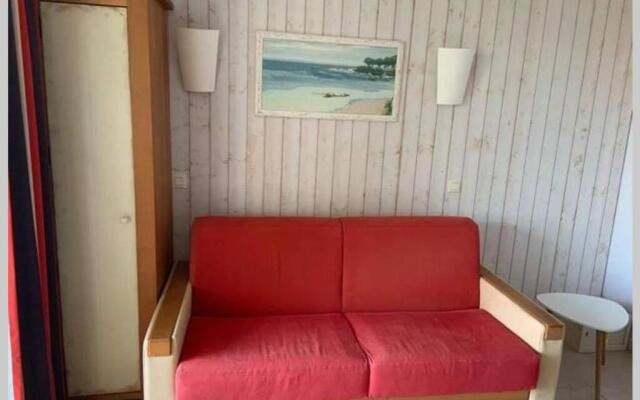 Studio Lumineux Idealement Situe (Golf Et Plage).