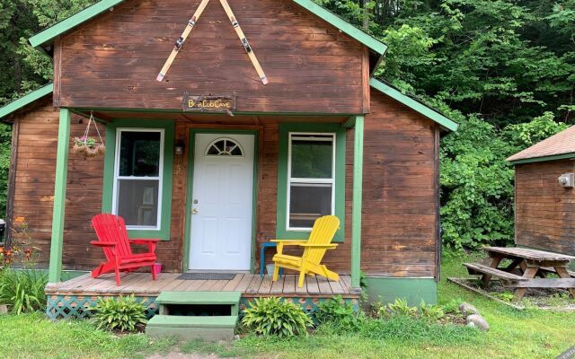 Pine Crest Motel And Cabins