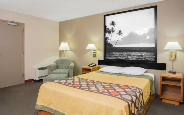 Howard Johnson by Wyndham San Pedro